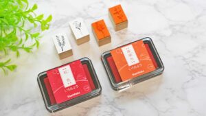 植物モチーフのオリジナルスタンプが並んでいるやさしい雰囲気の画像。