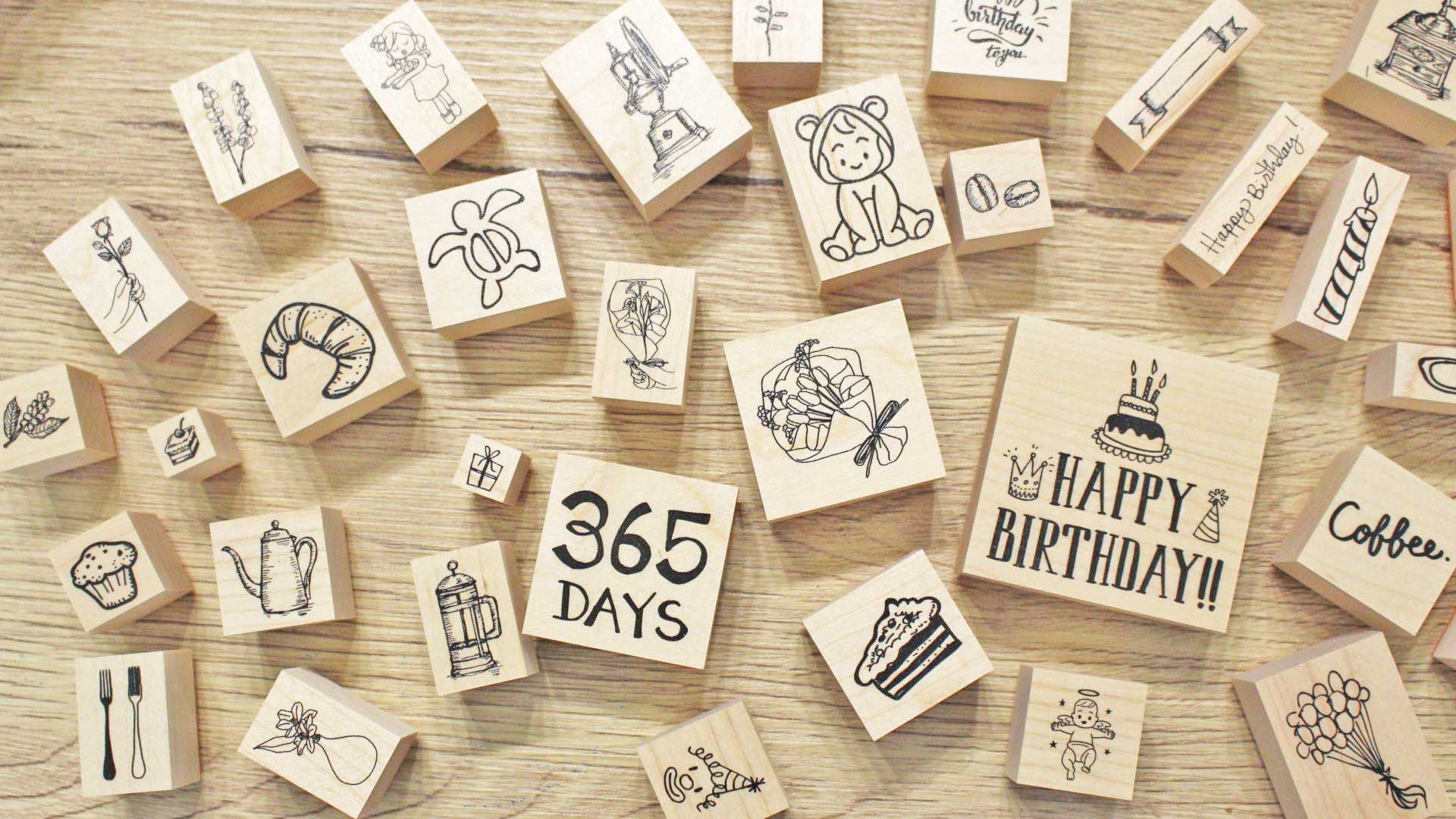 推しスタンプがテーブルに並べられている画像