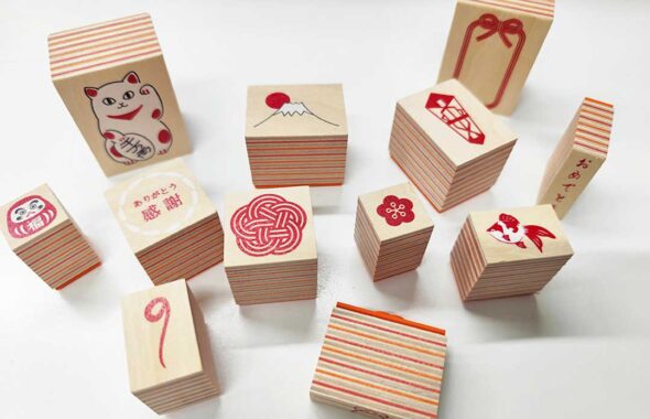 オリジナルスタンプの試作品が並べれている画像