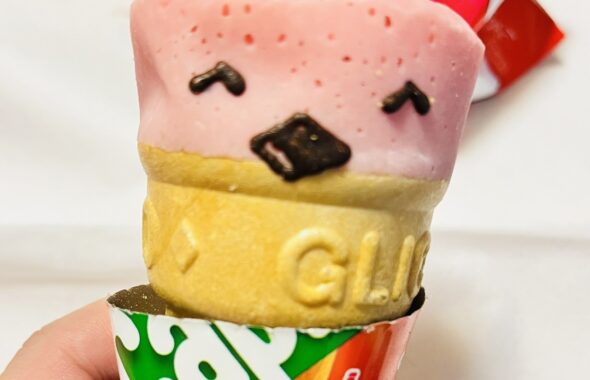 お菓子のカプリコに顔が書いてある画像